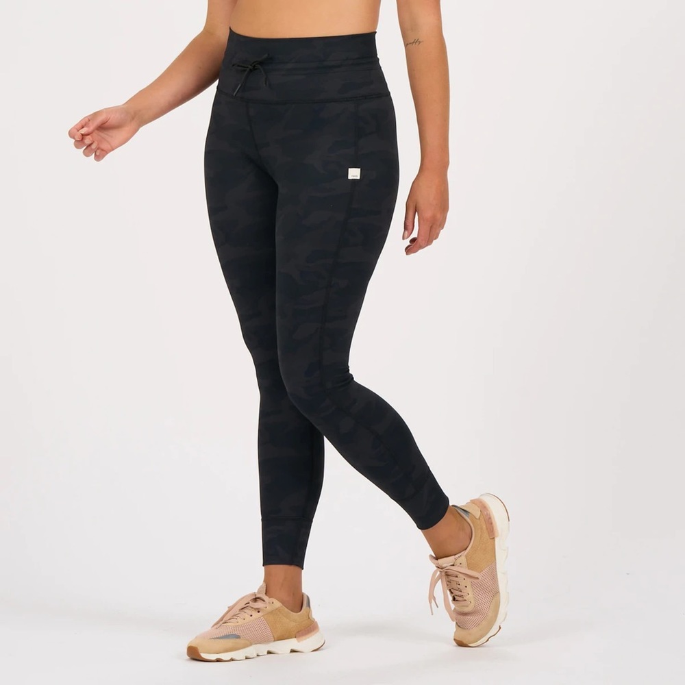 Vuori daily leggings, black camp, xs